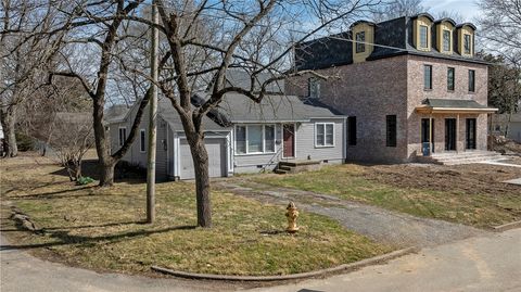 Single Family Residence in Bentonville AR 868 B Street 13.jpg