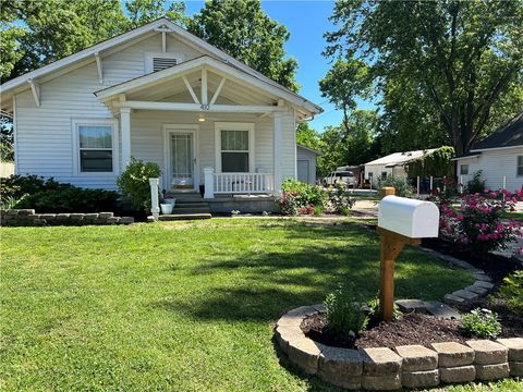 Photo of 410 E Tulsa Street, Siloam Springs, AR 72761 (MLS # 1324766)