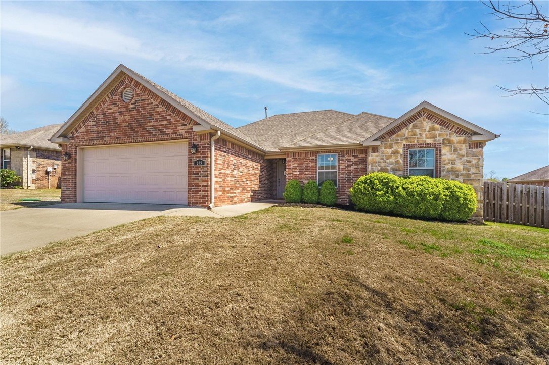 Sharp home in ideal Central Location. All the Amenities in one level home w/ Granite, wood flooring, wood blinds, recently added covered Pergola. Spacious Bedrooms. New Neighborhood Market planned across from Weatherton Subdivision. Easy 15 minute drive to XNA Airport, 9 minutes to Supercenter, other shopping. Neighborhood Pool.