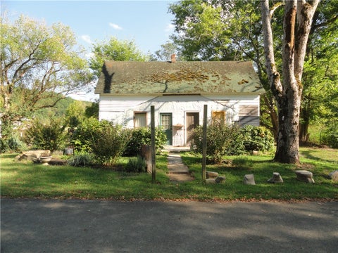 Photo of 104 Limestone Street, Leslie, AR 72645 (MLS # 1362236)