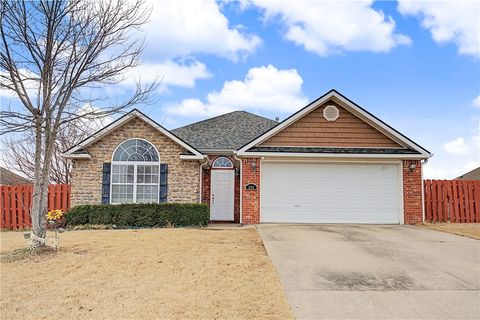 Photo of 2303 SW Huntwick Avenue, Bentonville, AR 72713 (MLS # 1334471)