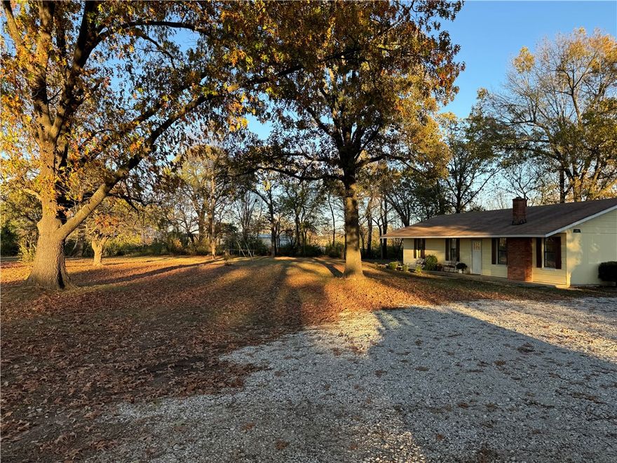 R2 ZONING  HOME, APT , MULTI FAMILY ,BIG TREES ,1490 SF HOME CHR. 2 ACRES ,BIKE TRAIL WILL BORDER PROPERTY,EAST AND WEST SIDE OF PROPERTY PAVE STREET. SELLER HAS FREE SEWER TAP    IN 
  PUT WRITING.   HOME WILL BE SOLD AS  IS .