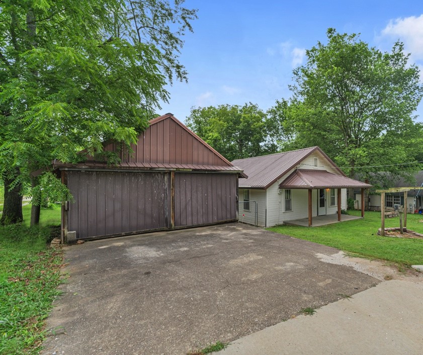 Welcome to this charming, affordable, 2 bedroom, 1 bathroom residence with vintage character and modern updates. Nestled on a spacious .75 acre lot in the heart of Huntsville, this home offers exceptional value with a beautiful screened in deck, perfect for enjoying those summer evenings. Take advantage of being located close to all amenities, including groceries, gas, shopping, Mitchusson Park, and Huntsville schools. As you walk up to the front porch, you will see an established, well maintained, very clean home. Enjoy recent upgrades within the last six years: new flooring/baseboards in the bathroom, fresh paint throughout, and the low maintenance metal roof. Youāll love the metal shop/2 car garage, equipped with electricity- perfect for that workshop youāve been wanting or extra storage space. Donāt miss your chance to see this one, it wonāt last long. Washer and dryer are negotiable. Seller is fine with an inspection for informational purposes but home is being sold as is, no repairs.