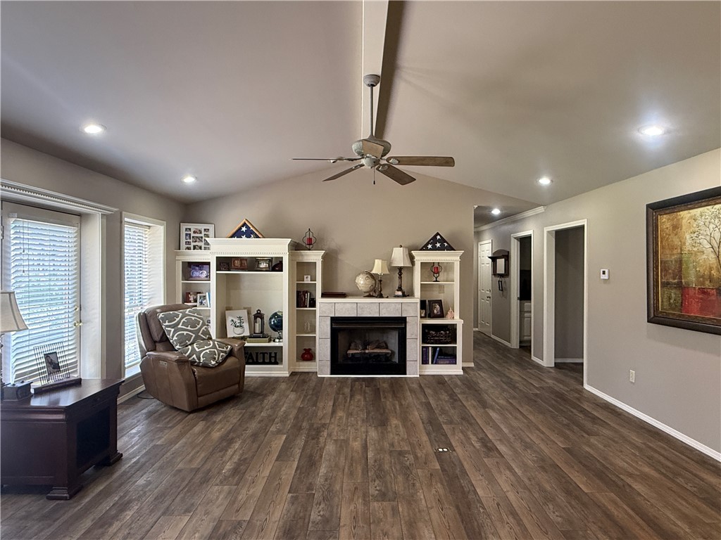 Skyline Manor Unit Iii - Residential