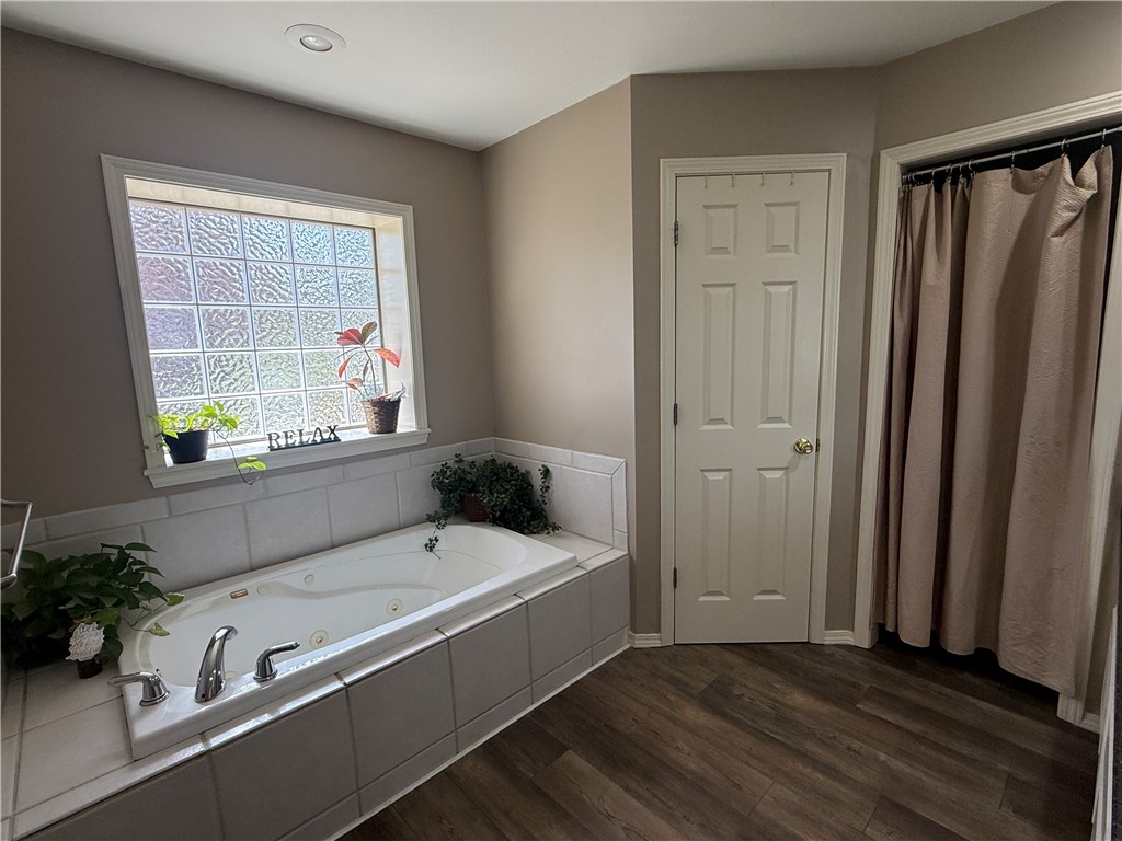 Skyline Manor Unit Iii - Residential