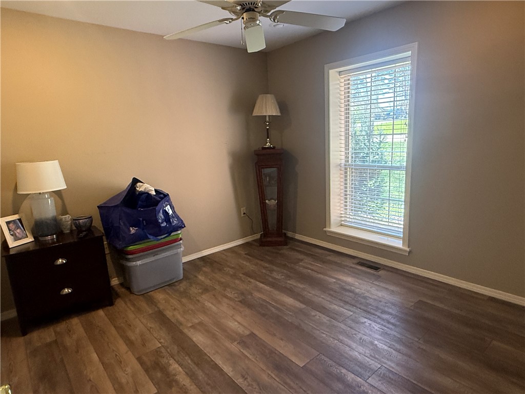 Skyline Manor Unit Iii - Residential