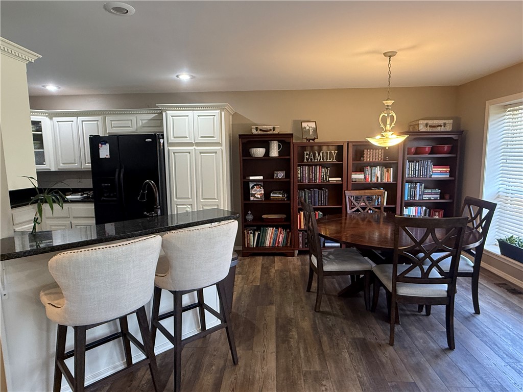 Skyline Manor Unit Iii - Residential