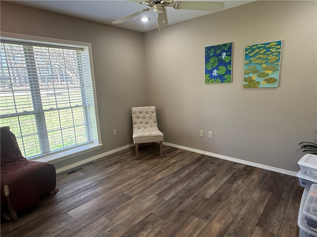 Skyline Manor Unit Iii - Residential