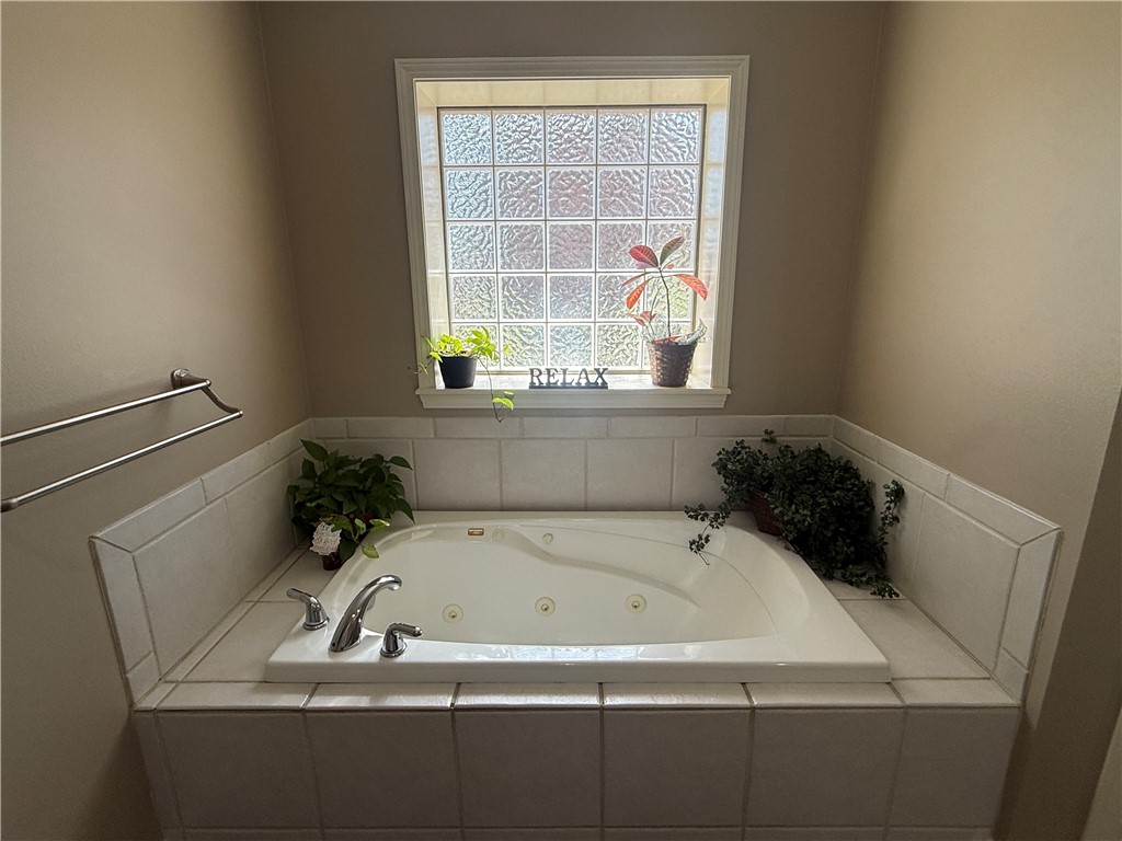 Skyline Manor Unit Iii - Residential