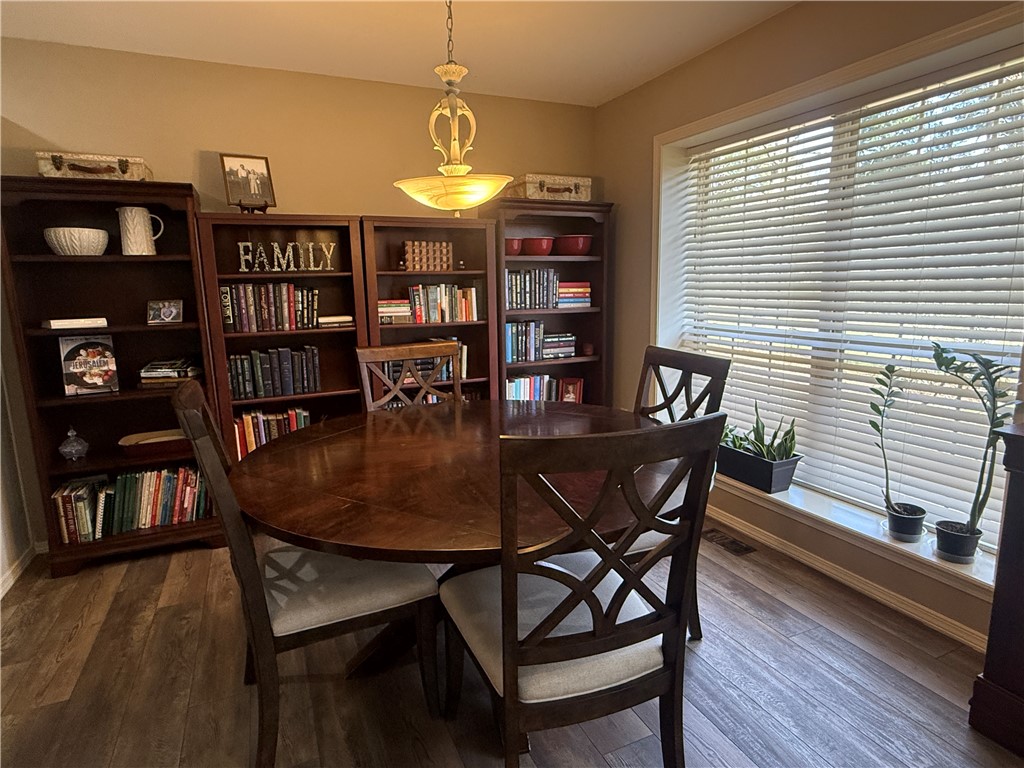 Skyline Manor Unit Iii - Residential