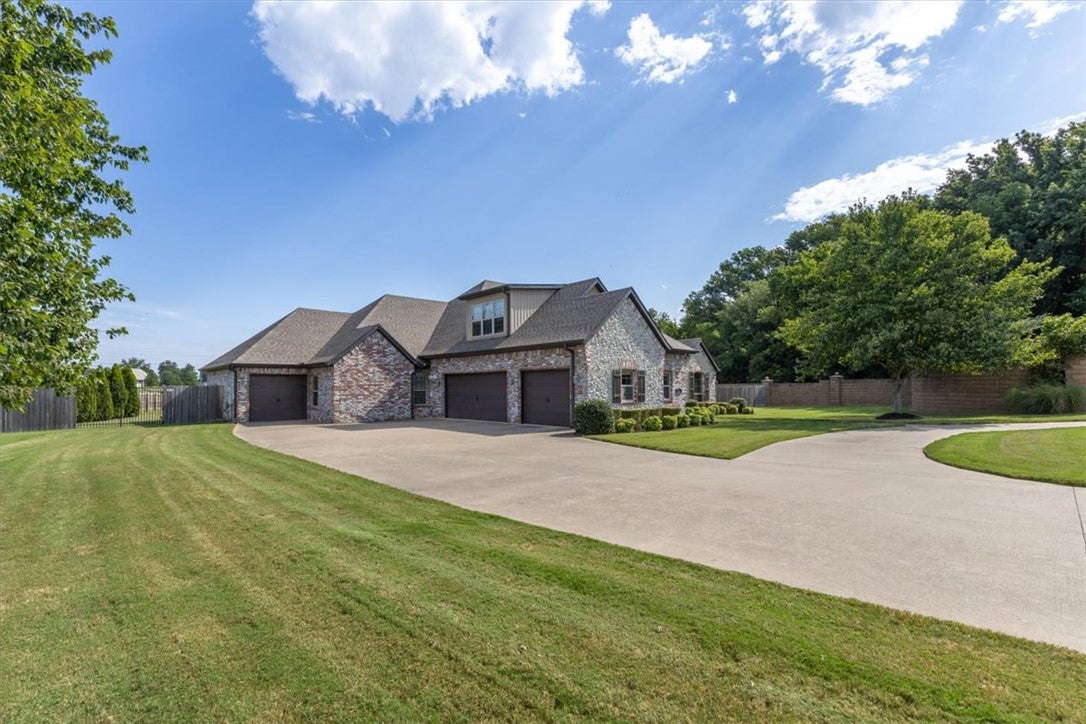 174 Arlington Way