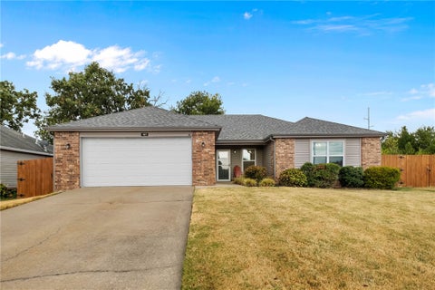 Photo of 927 Fieldstone Court, Centerton, AR 72719 (MLS # 1361486)