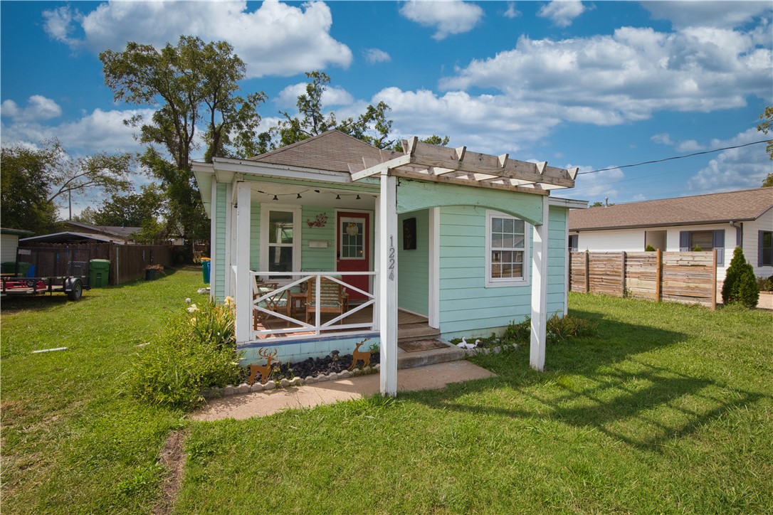 MCGAUGHEYS ORCHARD - Residential