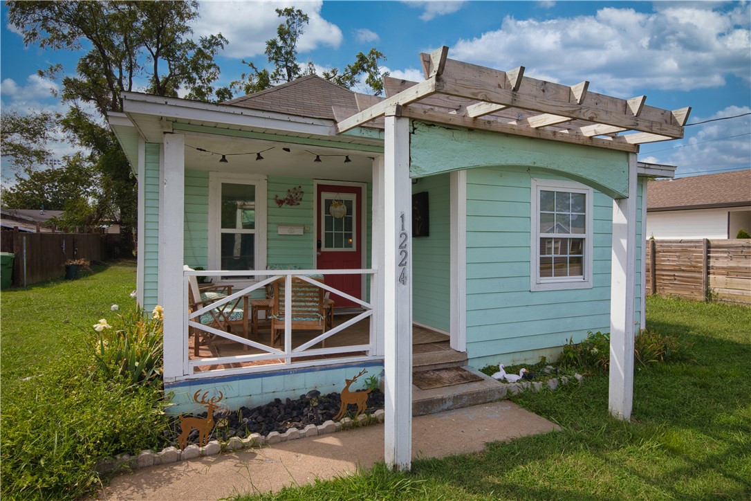 MCGAUGHEYS ORCHARD - Residential