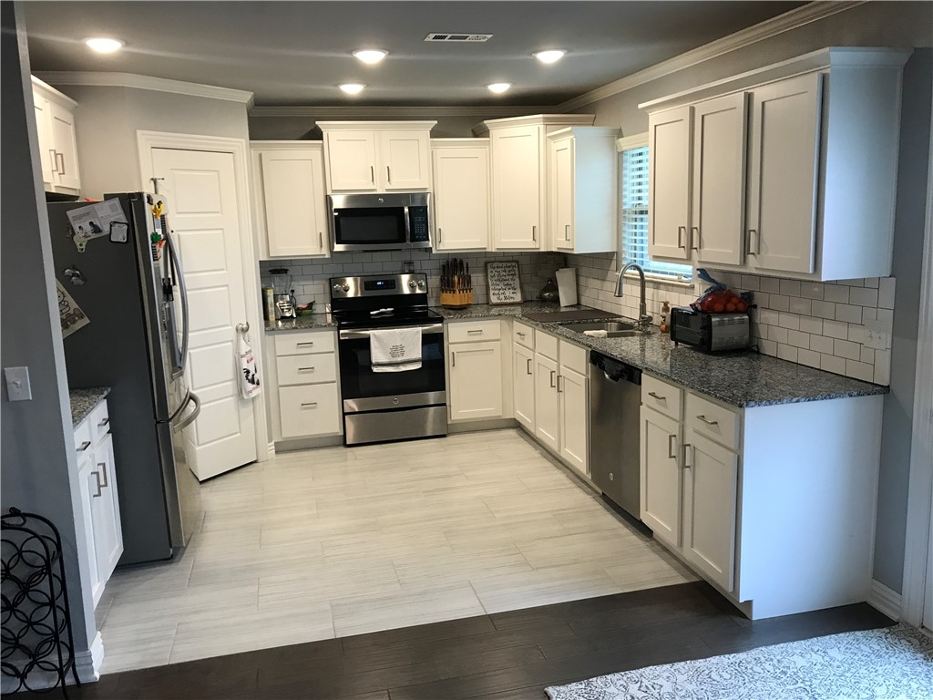Silver Meadows Ph 1 2017 Highfill - Residential Lease