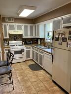 Country Manor - Residential