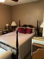 Country Manor - Residential