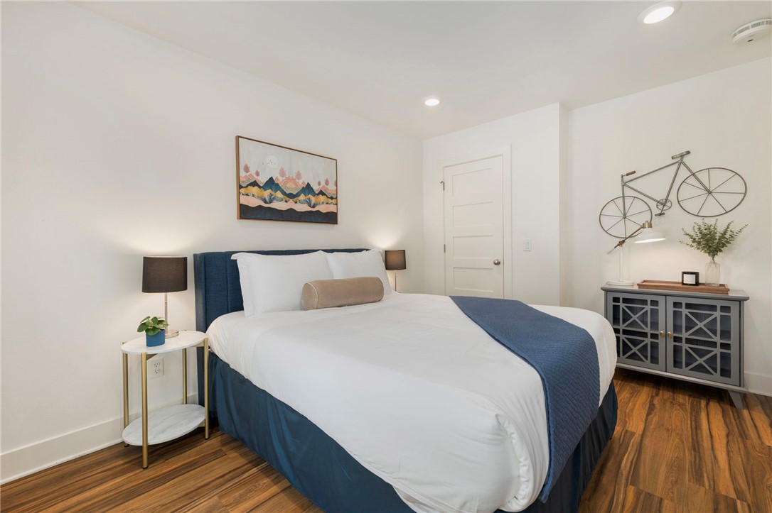 T J Hollands Sub Bentonville - Residential