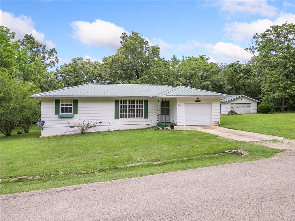 Country Club Hills - Residential