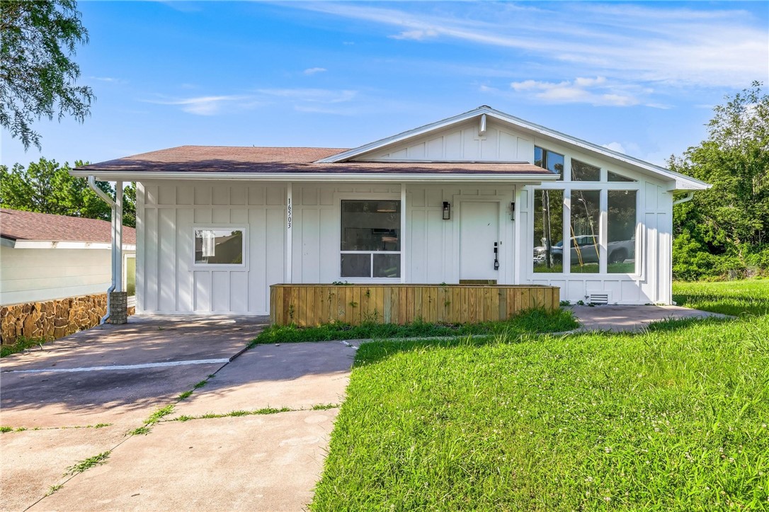 Auction 08/12/2025 at 11:00 AM
Completely remodeled and move-in ready! This beautiful 3-bedroom, 3-bathroom home offers 1,714 square feet of thoughtfully updated living space in the desirable Beaver Lake area. Step inside to an inviting open-concept floor plan with modern finishes, abundant natural light, and plenty of room for relaxing or entertaining. Donāt miss this fantastic opportunity!