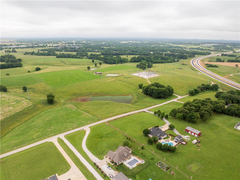 Tontitown Outlots 2000 Annex - Land