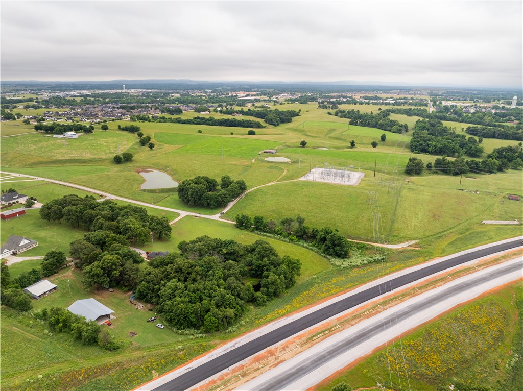 Tontitown Outlots 2000 Annex - Land