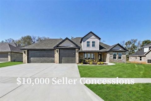 1330 Greyback Lane Centerton AR 72719