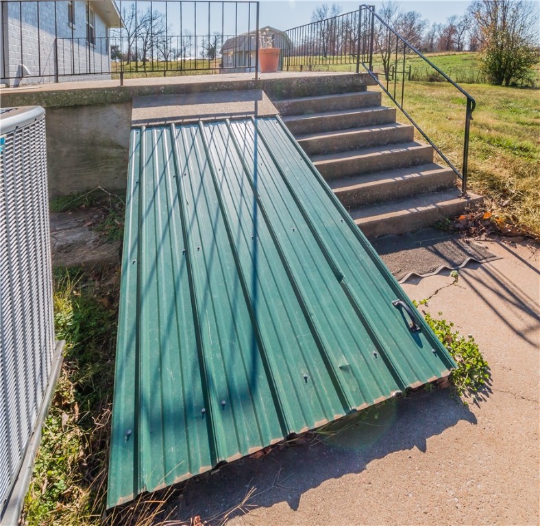 06-18-30-CAVE SPRINGS - Residential