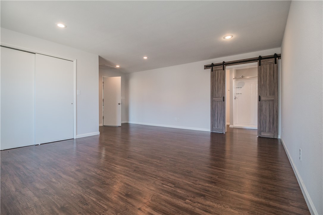 06-18-30-CAVE SPRINGS - Residential