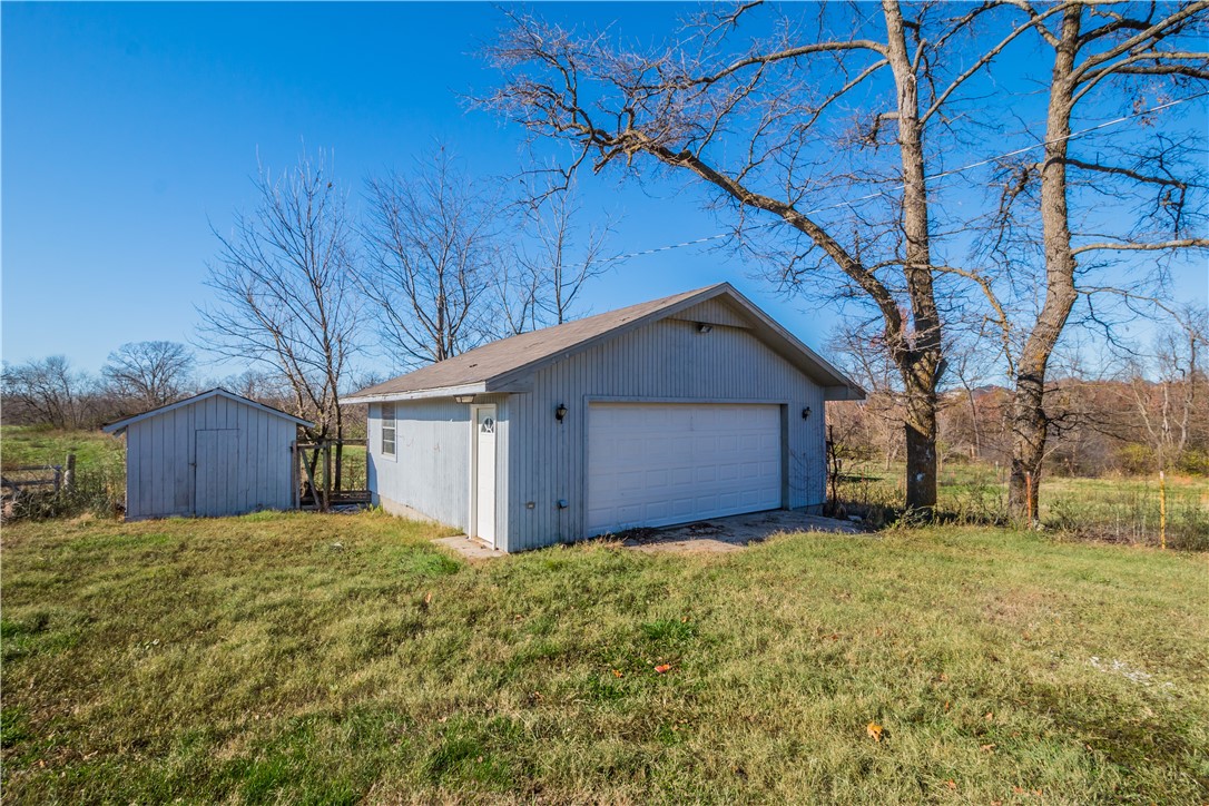 06-18-30-CAVE SPRINGS - Residential