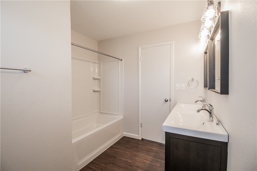 06-18-30-CAVE SPRINGS - Residential