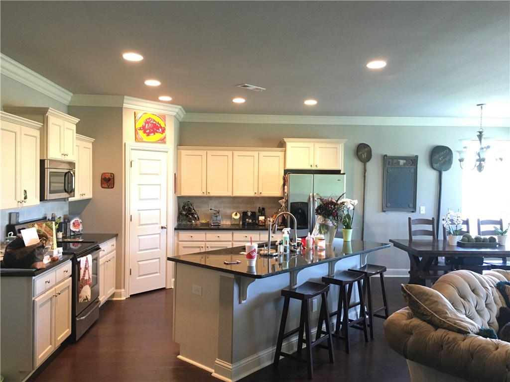 Hamptons, The Cave Spgs - Residential Lease