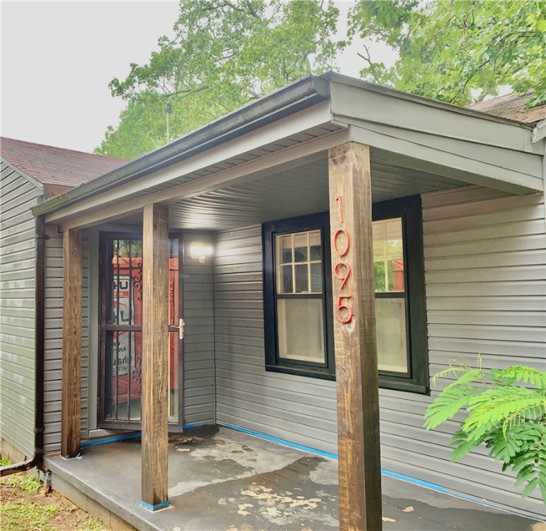 Remodeled house on .96 acres! Great location near shopping, Schools, downtown Fayetteville. Some updates include new flooring, fresh paint, new appliances, updated bathrooms and fixtures! Large almost one acre lot. Sold before print.