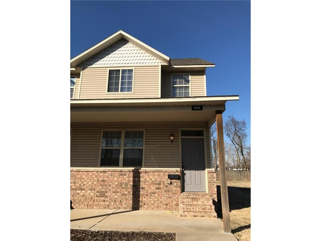 Great 3 bedroom, 2 bath, Fenced Yard.Wood flooring in the living room and tile in Kitchen and bathrooms makes for a beautifully clean & attractive home. Freshly painted, Deck in the back yard.Great for pets!