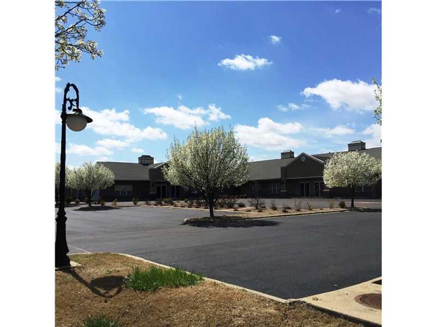 10% CAP RATE!!!!!  Conveniently located between the Walmart HQ & Sam's Club HQ. Call list agent for details. Low maint. costs & low maint. tenants.,Our tenants may use our tennis court/basketball court; putting green; BBQ grills; gazebo & picnic area; walking trail & restroom/shower facilities FREE of charge located at South Walton Park. 2015 EXTERIOR & PARKING LOT RENOVATION.