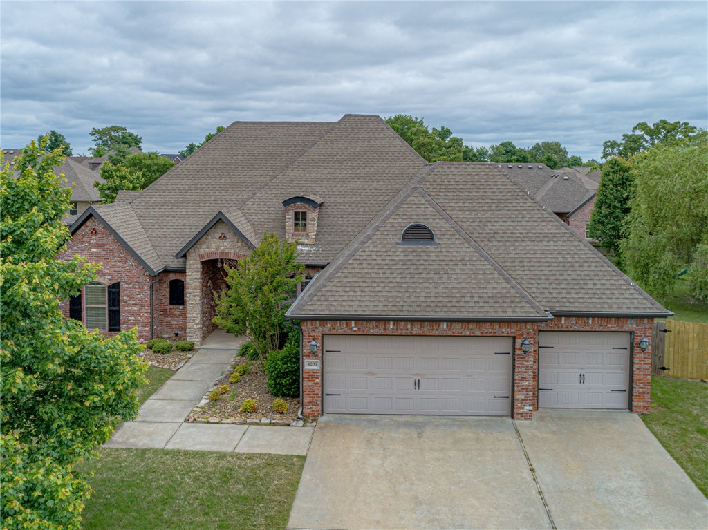 Beautiful home JUST LISTED! This absolutely incredible 4 bed, 3 bath single-story home is located minutes from the Bentonville Community Center! Plenty of space on a 1/3 of an acre lot and ideally situated between Downtown Bentonville and Promenade shopping. With BRAND NEW PAINT and other newly finished items it is move in ready. It features real hardwood floors, 3-car garage, vaulted ceilings, granite countertops, an attractive hearth room, and tons of natural light! Hurry! This one will be going, going, gone! 
Home will also have its back deck completely redone before closing! Act now and you can pick your own stain!
Additionally this incredible Wildwood sub d boasts a community pool and park!