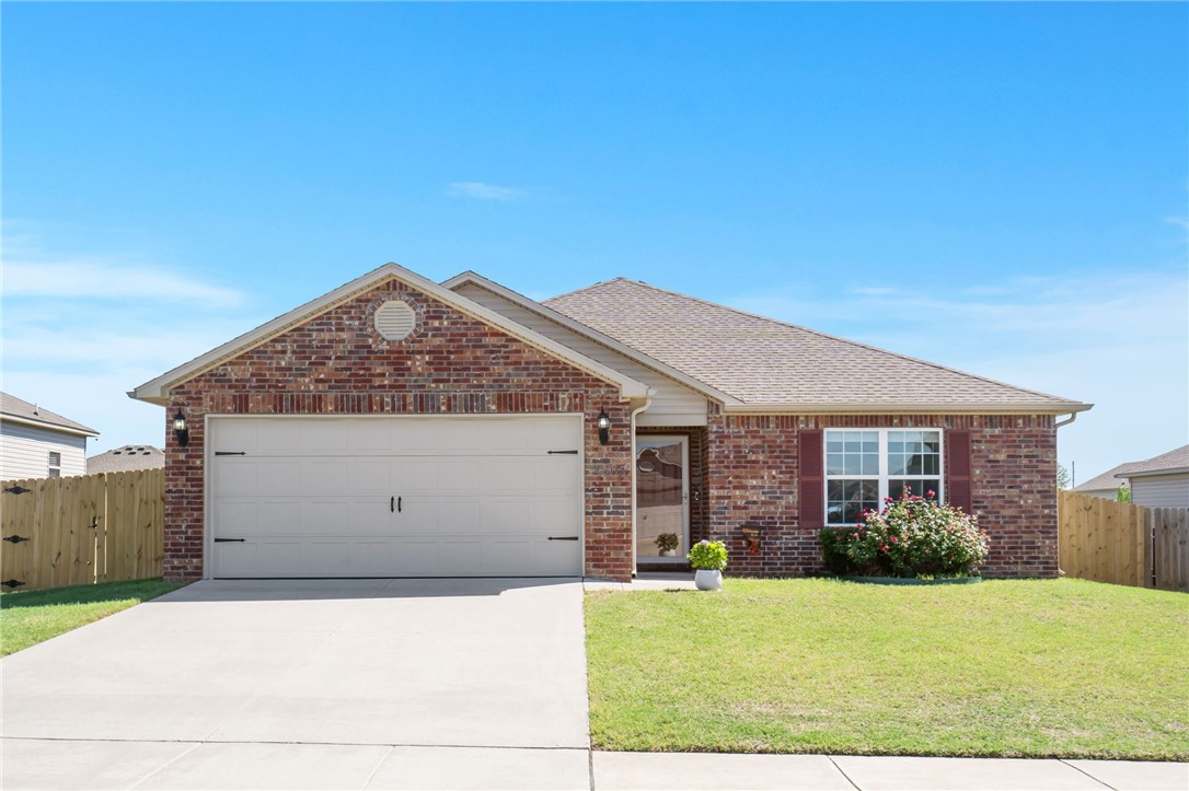 Homes this clean in this price range do not hit the NWA market often! Located just off Exit 78 minutes from I-49 and near restaurants, shopping, and all Northwest Arkansas has to offer, this charming 3-bedroom, 2-bath home is a fantastic opportunity.
From the moment you walk in, it feels like home. The open-concept core layout creates a warm, inviting space perfect for everyday living or entertaining. Step outside to enjoy the extra-large concrete patio and beautifully maintained, fully fenced backyard—ideal for relaxing, summer BBQs, or room for the pets.
Conveniently situated less than 2 miles from Janie Darr Elementary and the new Mt. Hebron Sports & Activity Park as well. Whether you're a first-time buyer, downsizing, or looking for an investment, this one is a must-see!