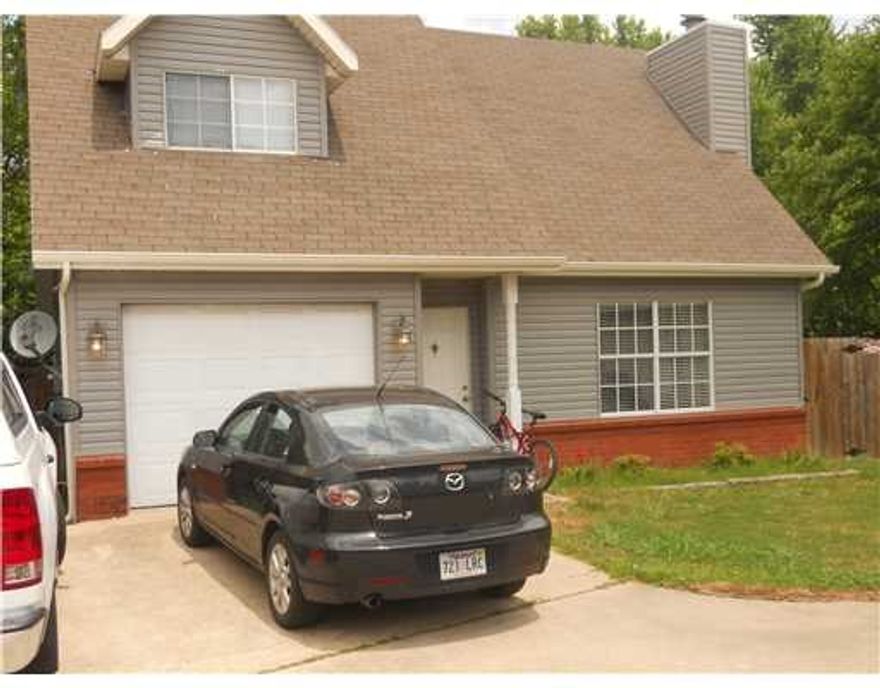 Cute 2 bedroom/1.5 bath condo centrally located.