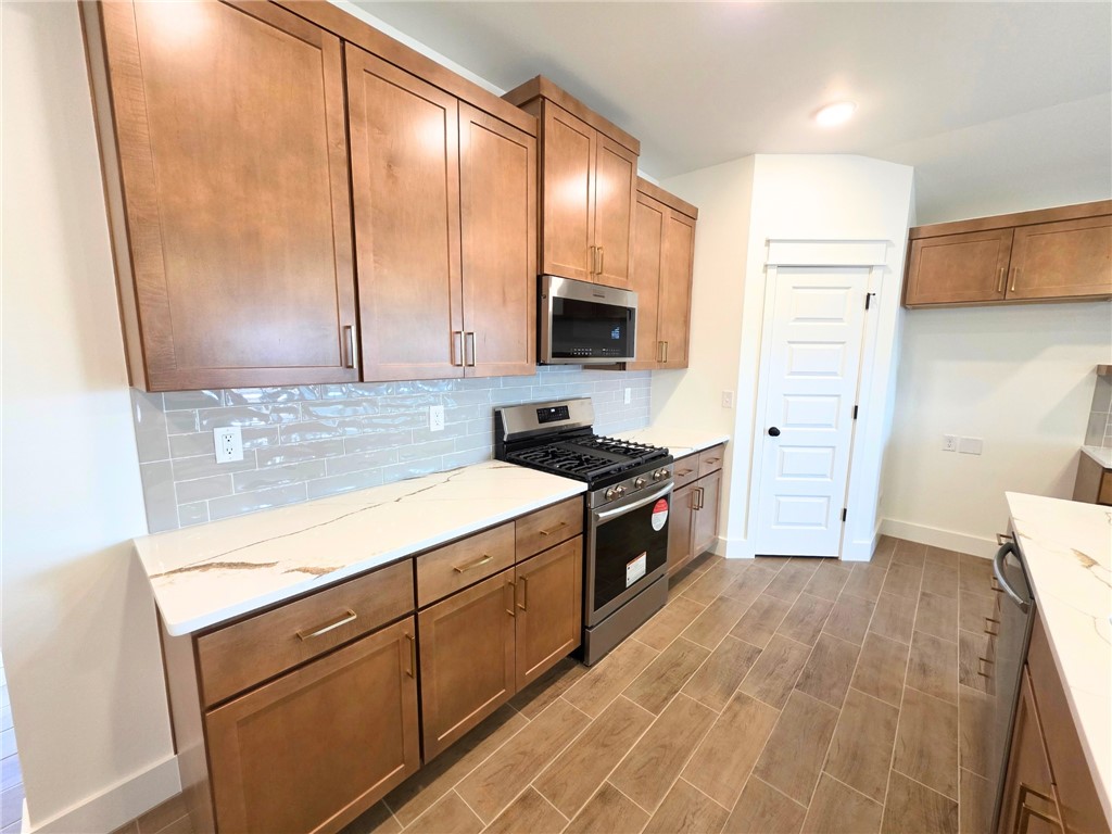 Woodcrest Walk Sub Centerton - Residential Lease