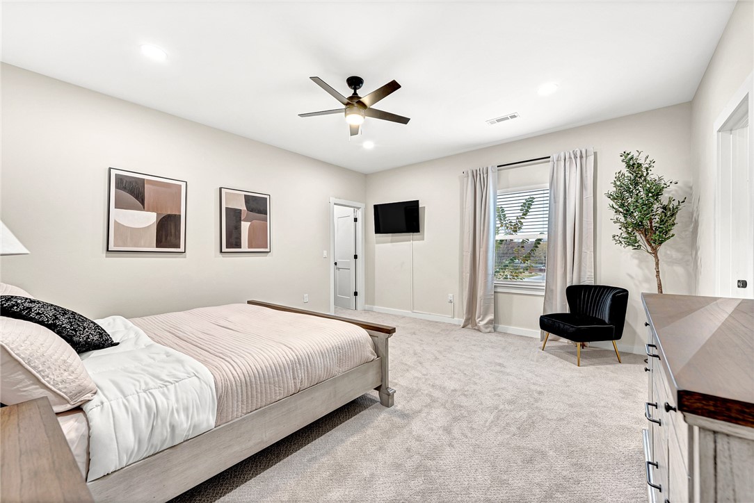 Subdivision: 21-16-30 FAYETTEVILLE OUTLO - Residential Lease