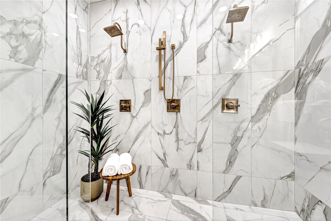 Subdivision: 21-16-30 FAYETTEVILLE OUTLO - Residential Lease