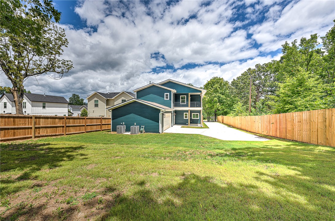 Subdivision: 21-16-30 FAYETTEVILLE OUTLO - Residential Lease