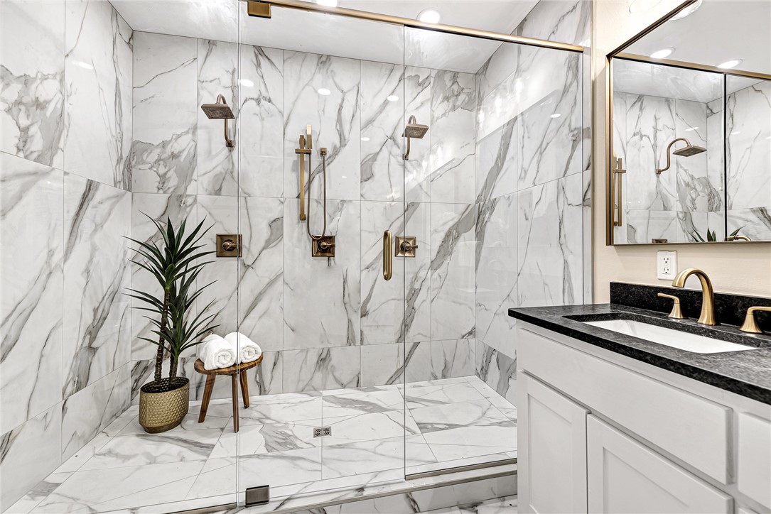 Subdivision: 21-16-30 FAYETTEVILLE OUTLO - Residential Lease