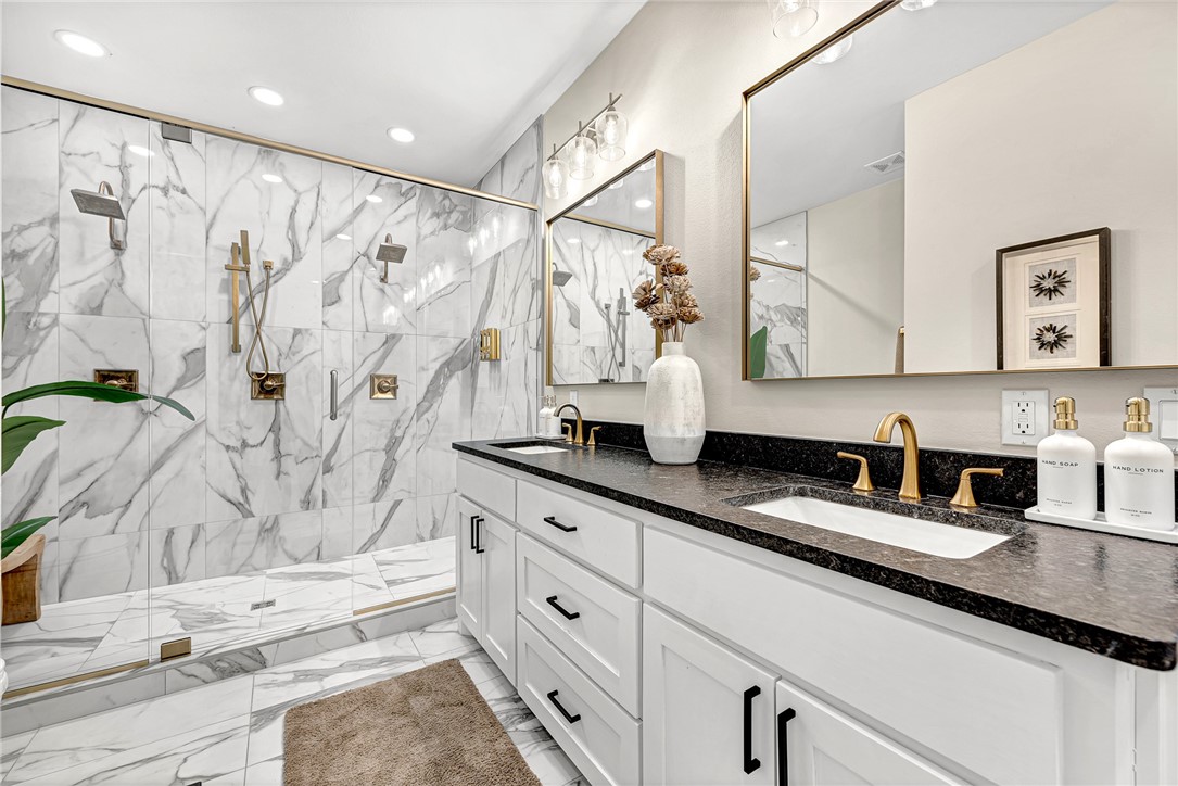 Subdivision: 21-16-30 FAYETTEVILLE OUTLO - Residential Lease