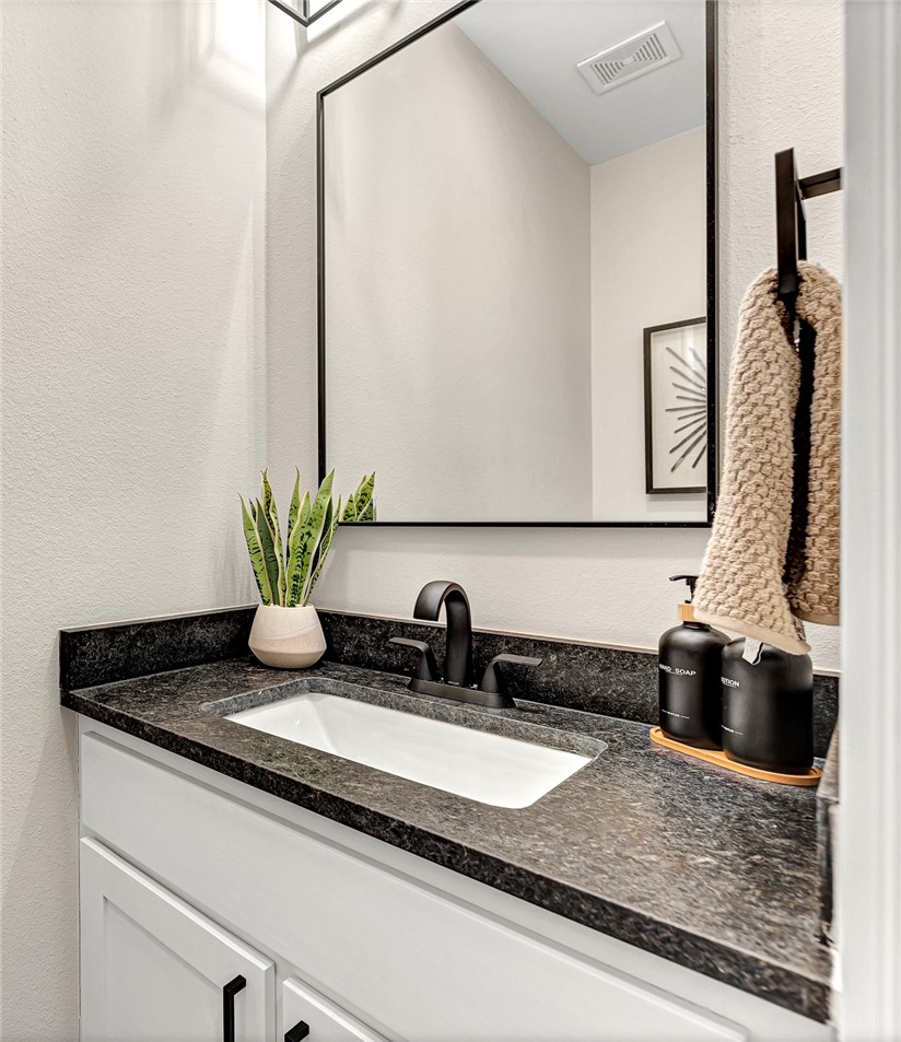 Subdivision: 21-16-30 FAYETTEVILLE OUTLO - Residential Lease