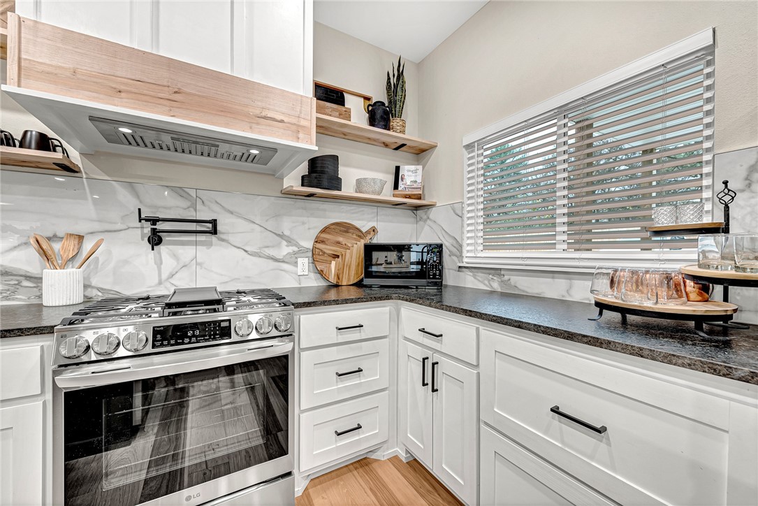 Subdivision: 21-16-30 FAYETTEVILLE OUTLO - Residential Lease