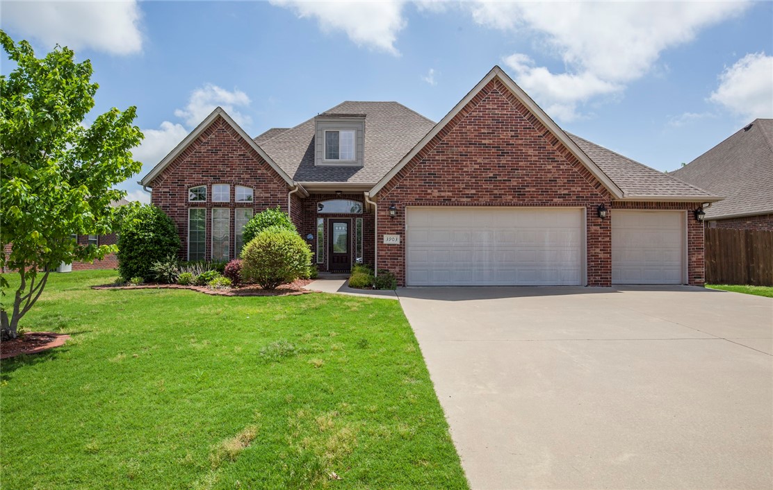 Beautiful 4 bedroom 3 full bath home in the Oxford Ridge Subdivision. This home has crown molding, granite counters, Hardwood flooring thru main living area, tile in kitchen and baths, formal dining area, master suite includes separate shower, whirlpool tub with separate vanities, bonus room upstairs, fenced yard with large covered patio.