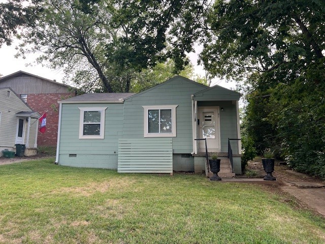 Location Location Location! This home is within walking distance of the U of A, greenway trail, and restaurants. House is currently being updated, but has central heating and air and also includes a washer and dryer. Parking can be accessed by the back alley off Berry St. Available 8/1/2025 with a one-year lease required. Credit, background and employment verification will be required with application. Students require co-sign by parent or guardian.