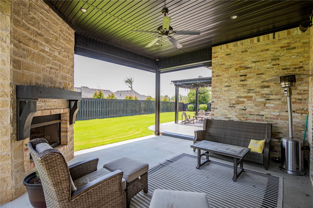 Champions Golf & Cc Rogers - Residential