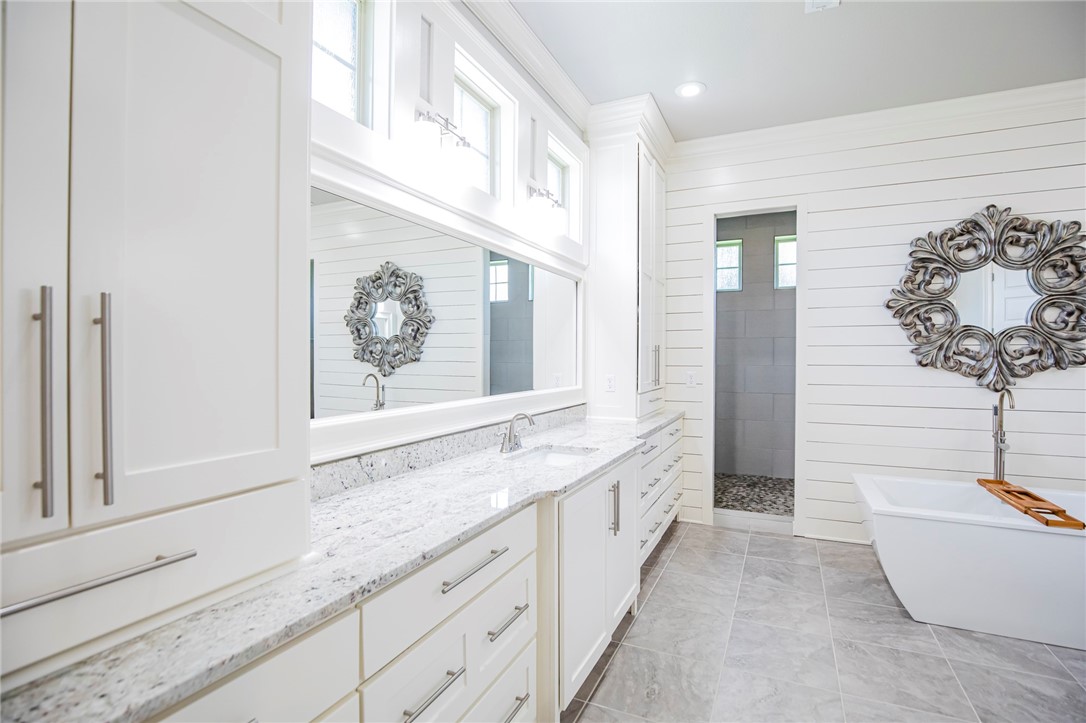 Champions Golf & Cc Rogers - Residential